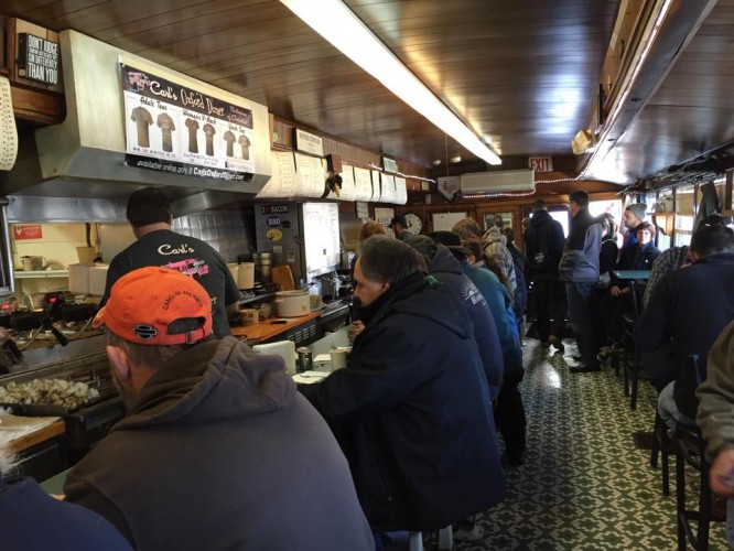 © Edward Mack | Carl's Oxford Diner in Worchester, Massachusetts