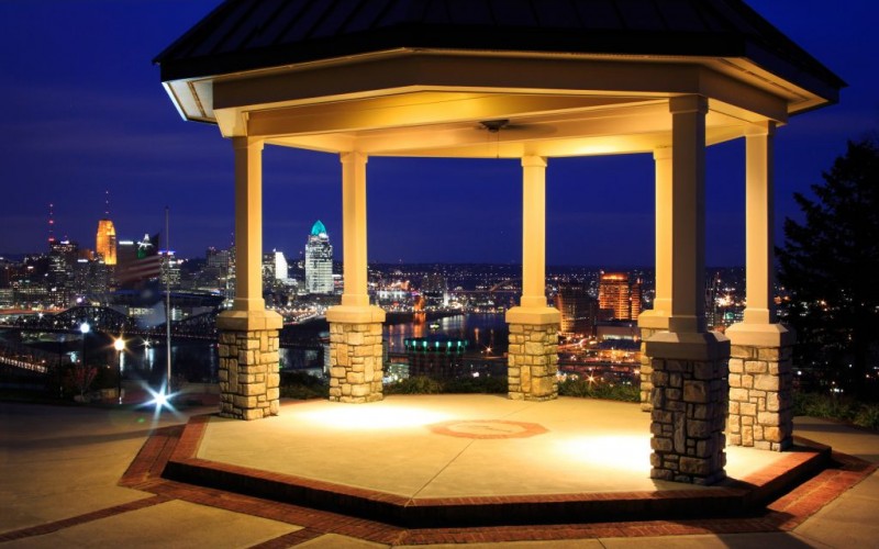 The Drees Pavillion Gazebo in Devou Park, Covington, Kentucky © Paul Lemke | Dreamstime 29608609