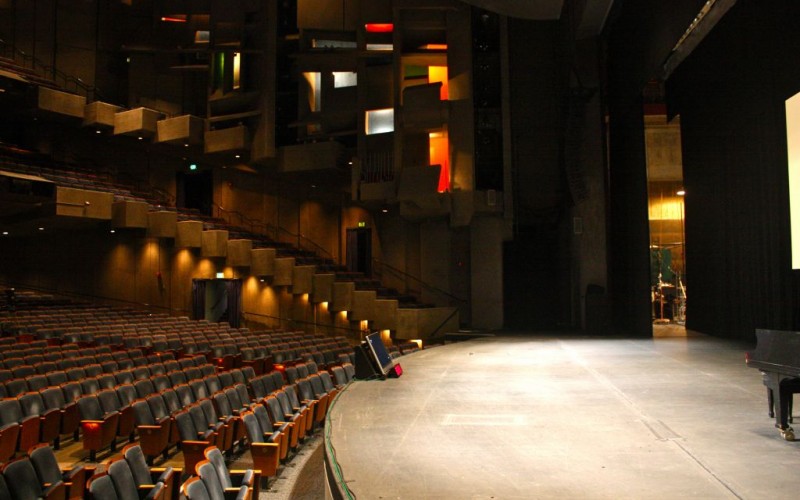 Zellerbach Stage, Berkeley, California © Kevin Gong | Flickr