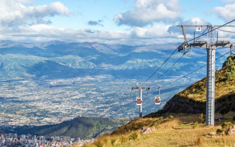 The TeleferiQo climbing the Andes Mountains in Quito, Ecuador © Jesse Kraft | Dreamstime 51129559