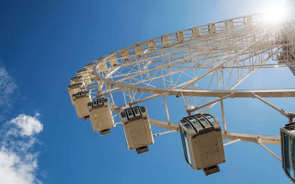 The Noria Ferris Wheel in Andorra la Vella © Grantotufo | Dreamstime 45999589