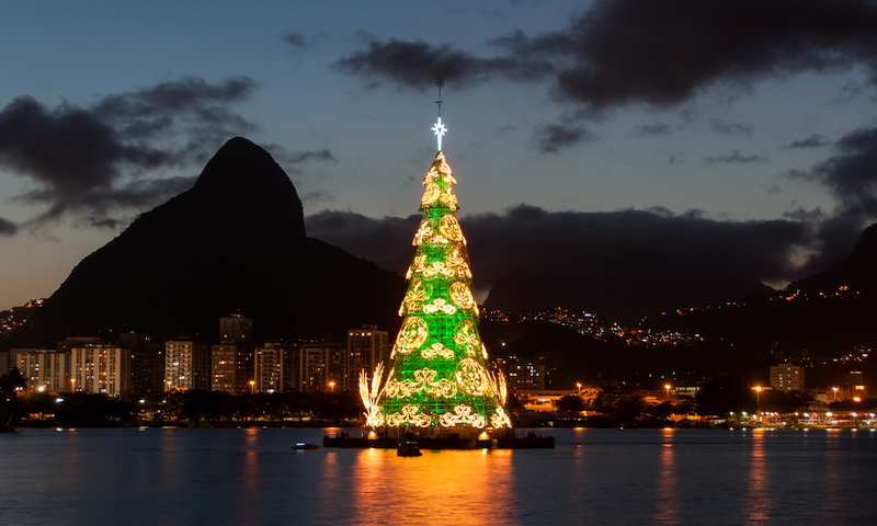 Rio de Janeiro proudly claims the world’s largest floating Christmas tree