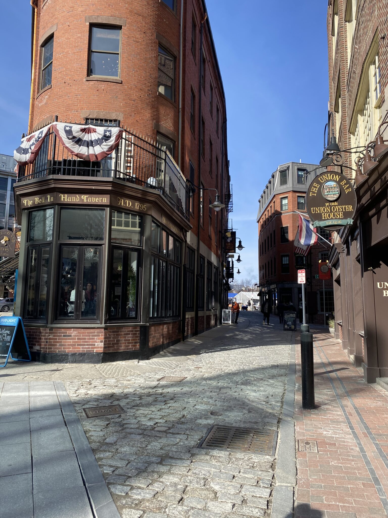 The Bell in Hand Tavern, Boston - Trazee Travel